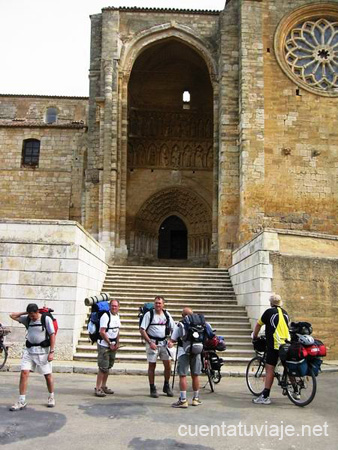 Fachada de Santa María la Blanca.